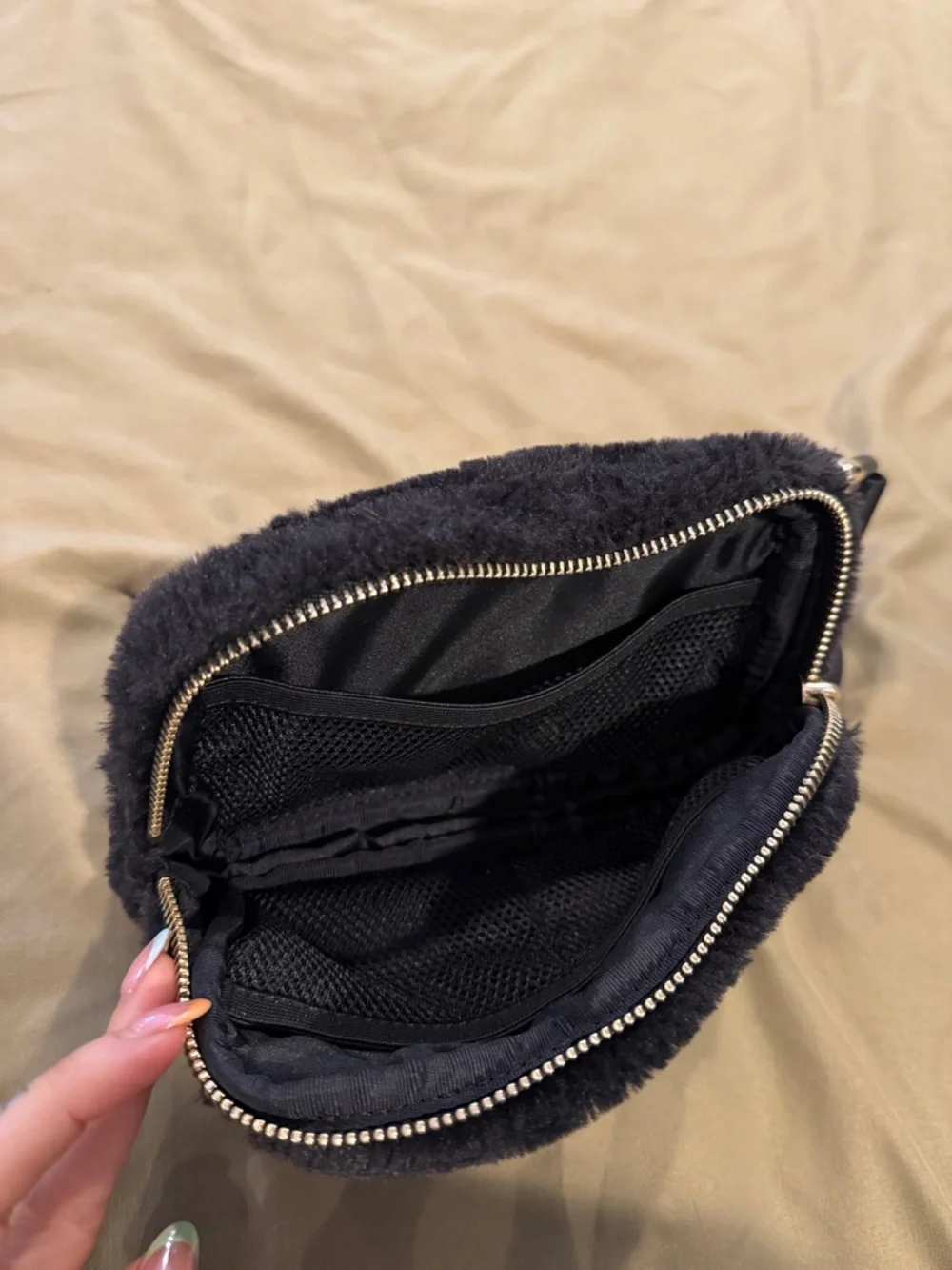 lululemon athletica Black Fleece Belt Bag